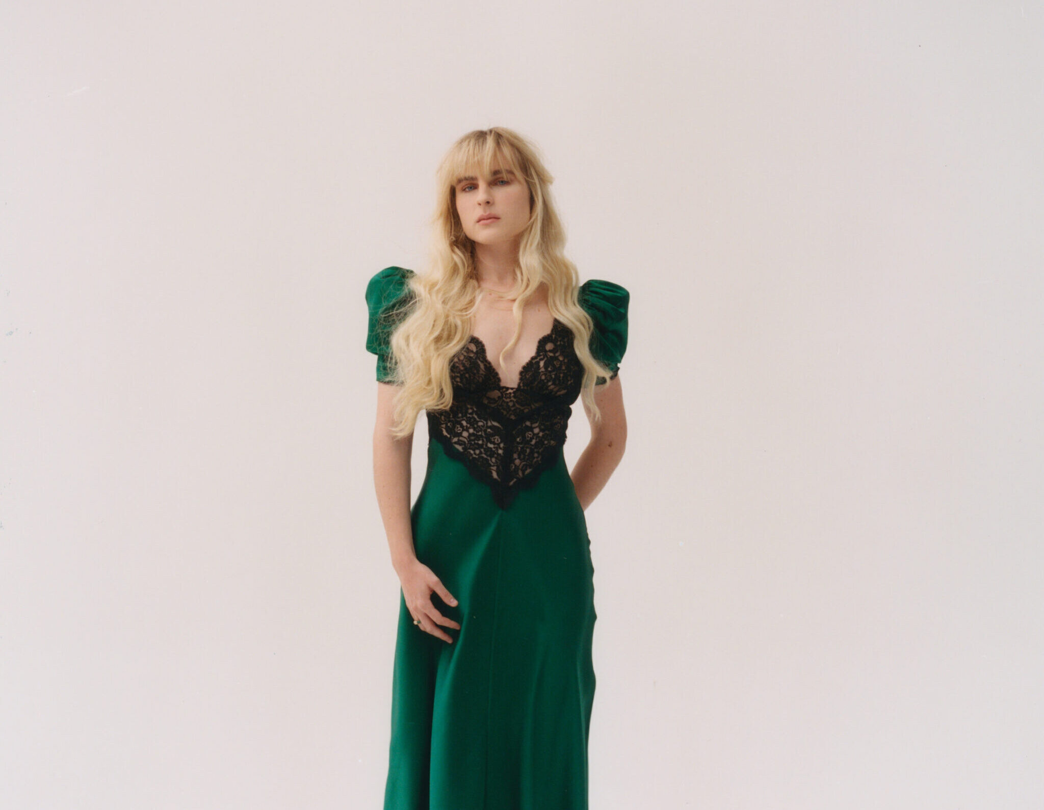 LISTEN: Mary Middlefield's "Milk" Is Refreshing Indie Pop With Raw Emotions - Glide Magazine