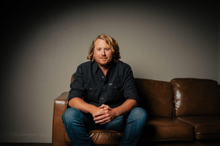 On ‘Waterson Hall’, William Clark Green Maintains Populist Charm While Exploring Mature Themes  (ALBUM REVIEW)