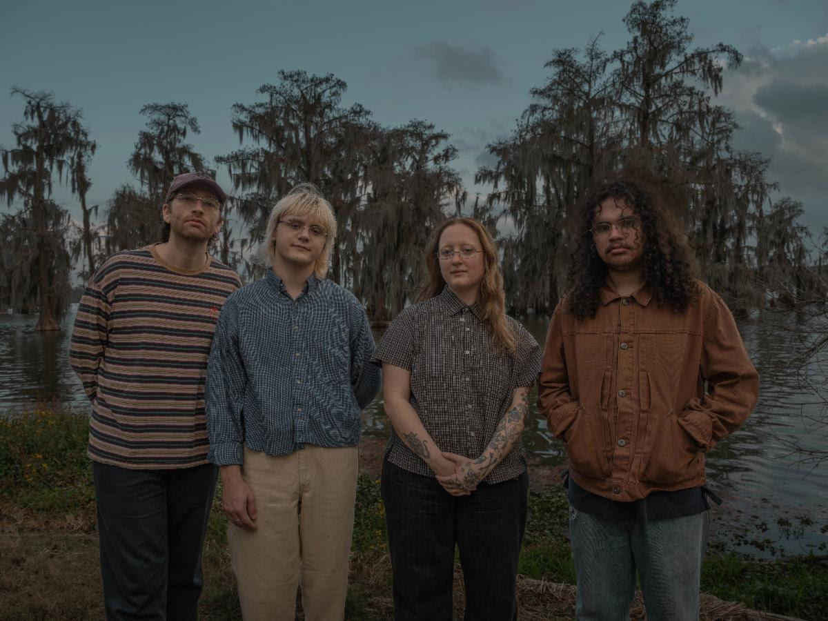 Cashier Captivates On Immersive & Vulnerable Debut EP ‘The Weight’ (ALBUM REVIEW)