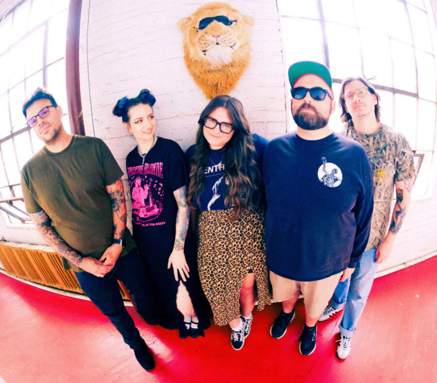 LISTEN: Soft No’s “Oxford Street” Brings Detailed Storytelling To Refreshing Post-punk