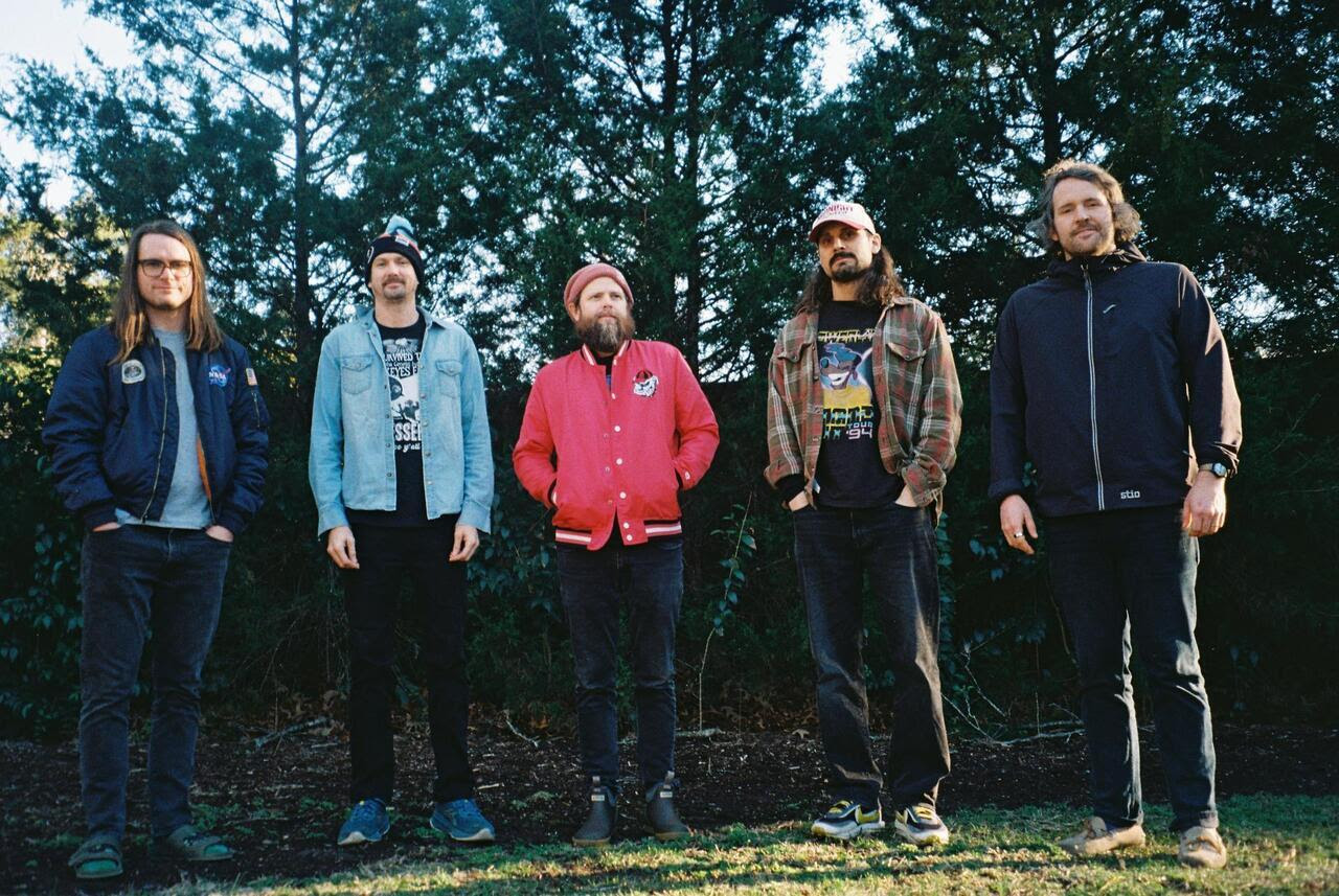 Futurebirds Announce Their First Double Album ‘Far Out Country’ Out June 5th via Dualtone