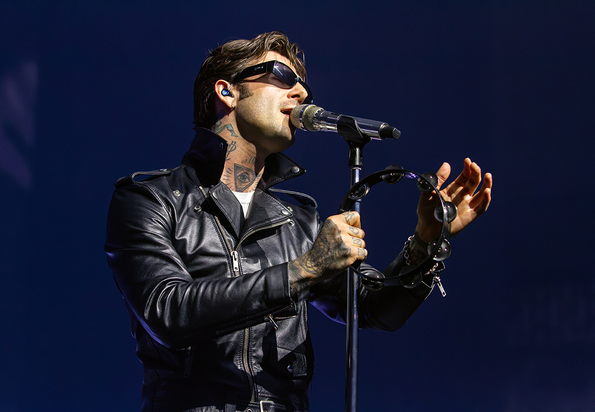 The Neighbourhood’s Electrifying Guitar Drive Sound Prevails At Minneapolis’ Armory (PHOTOS)