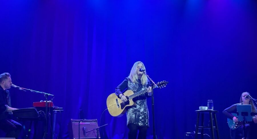 Dar Williams Brings Heart, Humor, and Humanity to Seattle’s Neptune Theatre (SHOW REVIEW)