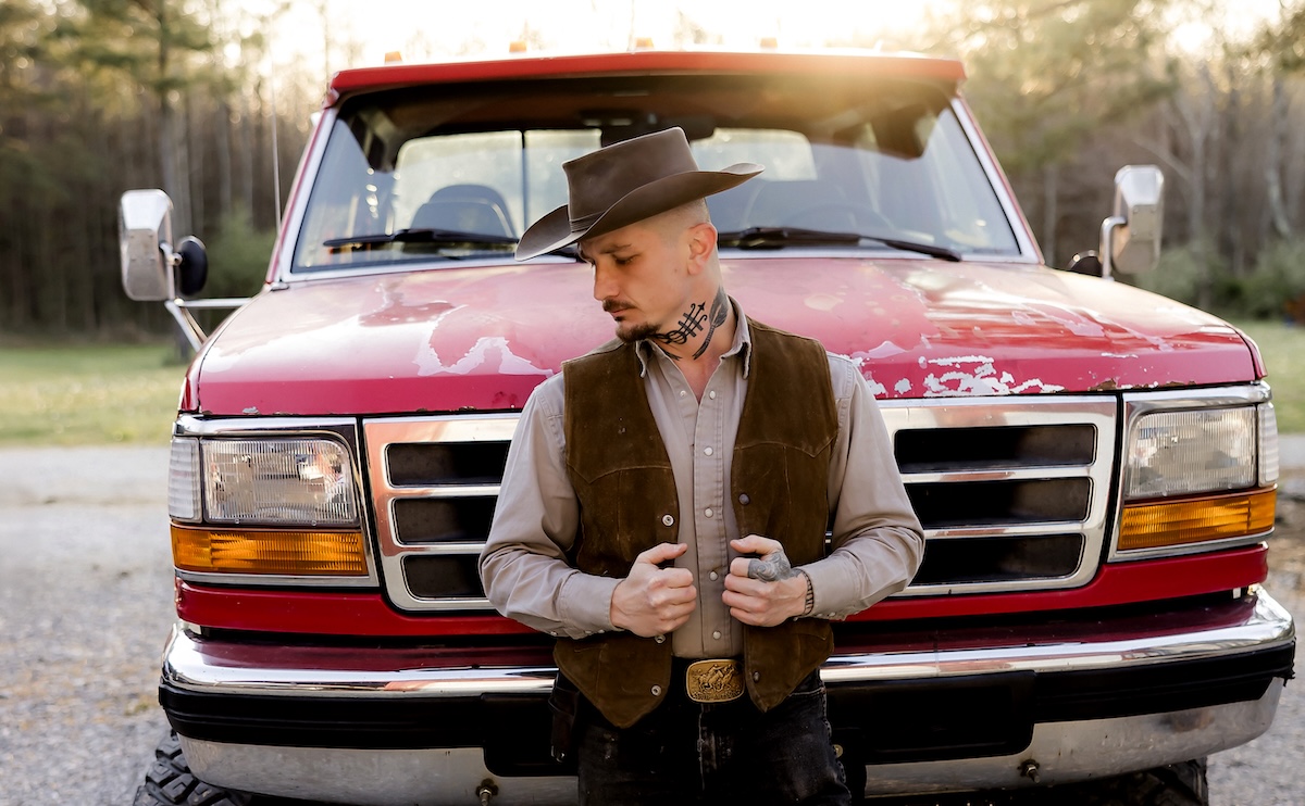 Lost Dog Street Band’s Benjamin Tod Alternates Between Full Band Country and Stripped Down Folk on Confessional ‘Vengeance & Grace’ (ALBUM REVIEW)