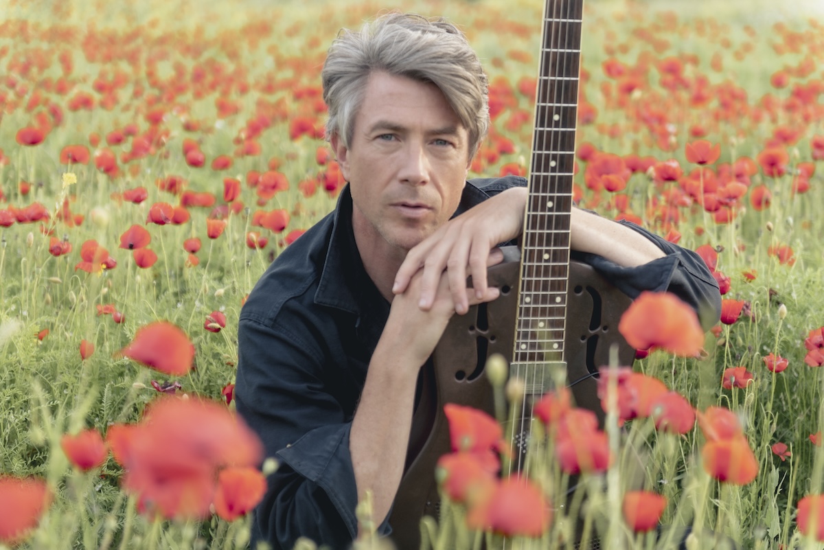 VIDEO PREMIERE: Luke Winslow-King Traverses Psychedelic Sonic Landscapes with Soul and Meditative “She Talks To Flowers”