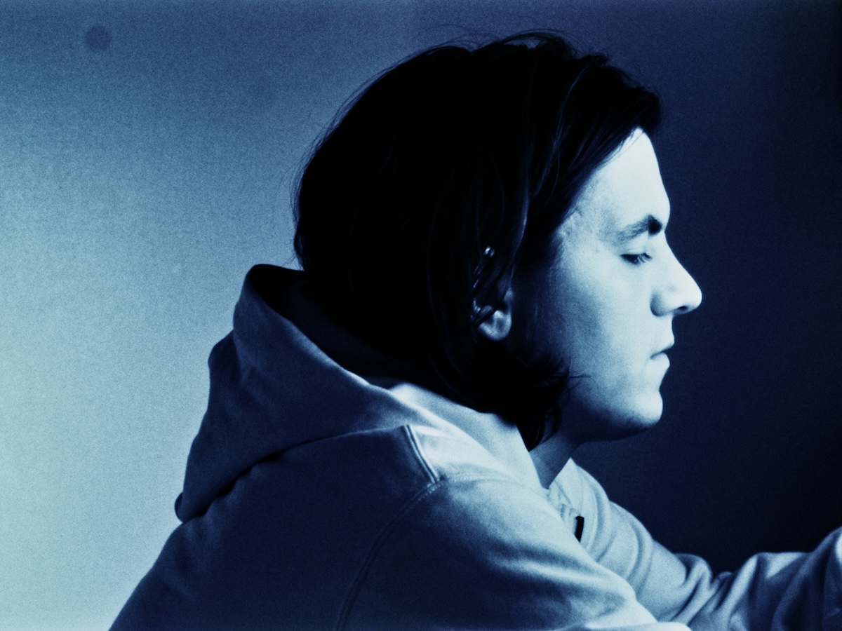 LISTEN: Hockitay’s “buttons” Is Slow-Burning Indie Rock Tackling Complex Emotions