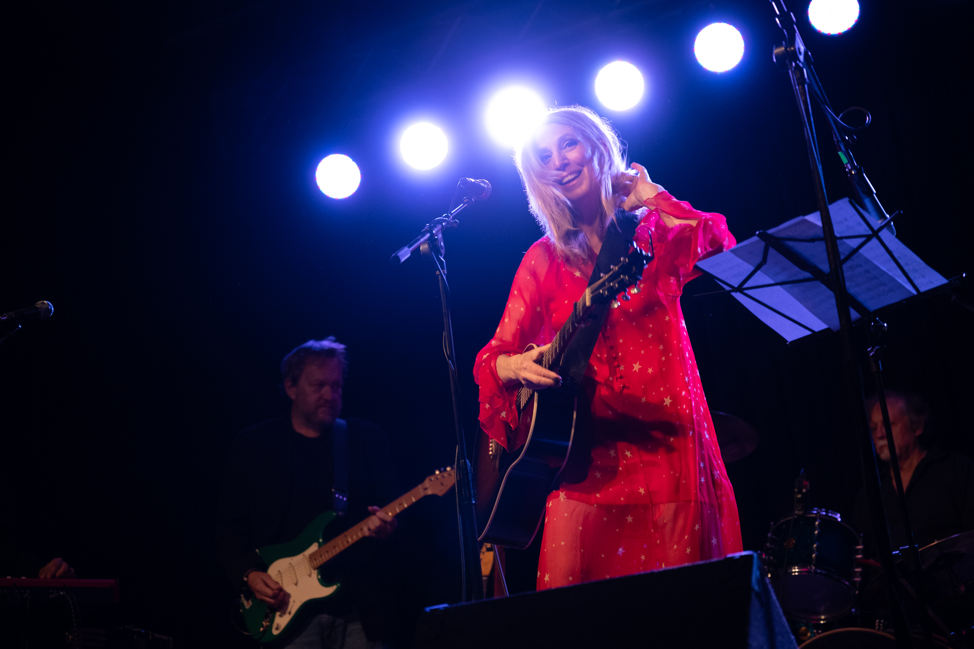 SONG PREMIERE: Florence Dore Poetically Explores What Could’ve Been On “The Worst Mistake I Never Made”