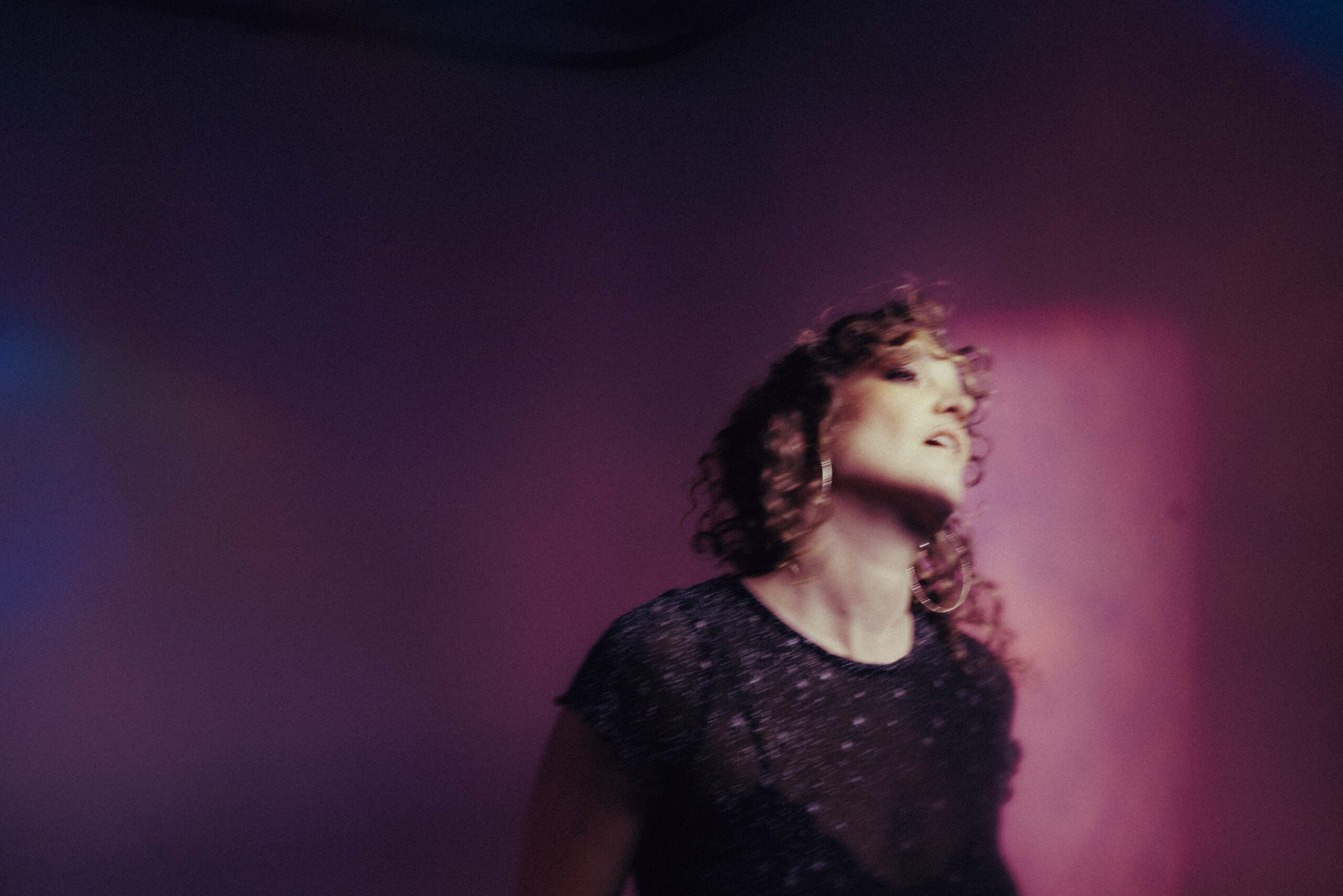 LISTEN: Tiaryn’s “Safely” Is Artsy Pop With Stunning Vocals and Infectious Melodies