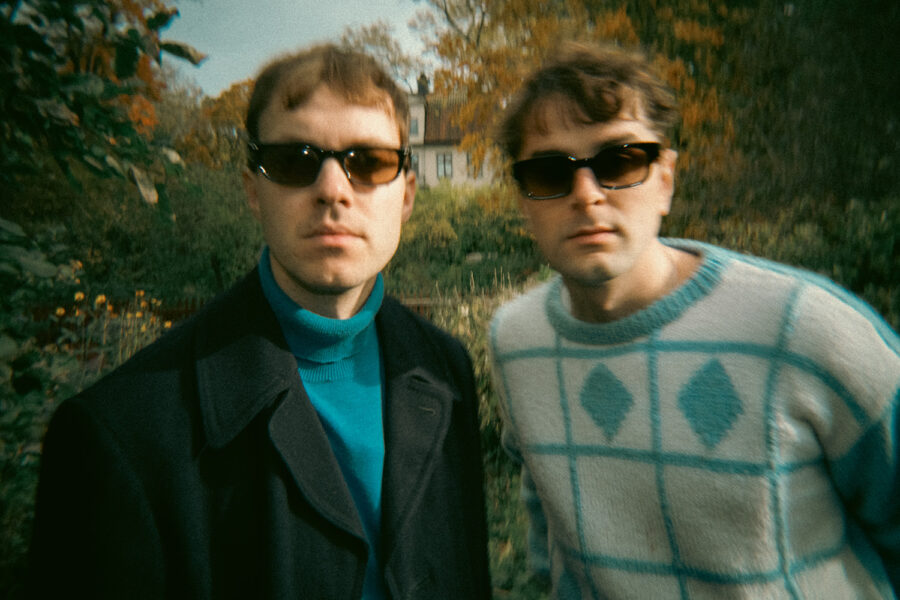 LISTEN: Mon Rayon’s “One of a Kind” is Romantic Psych-rock With Soaring Emotions