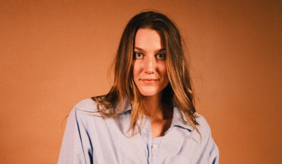 Carly King Approaches Songwriting with Warmth and Restraint on Beautiful Debut ‘Loving You is Easy’ (ALBUM REVIEW)