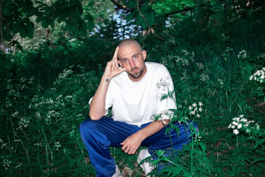 LISTEN: Monsieur Mellow Amazes With Unassuming Grooves On “Dreaming In Colour”