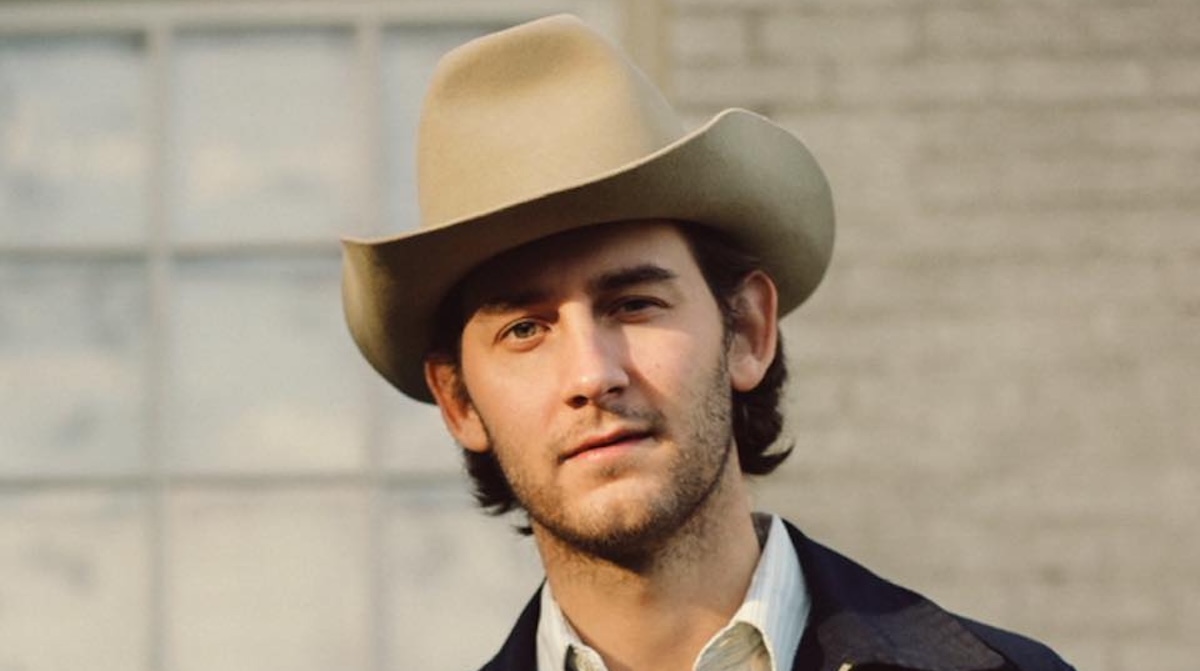 Thomas Csorba Settles Into Timeless Songwriting on Aptly Titled ‘Tender Country’ (ALBUM REVIEW)