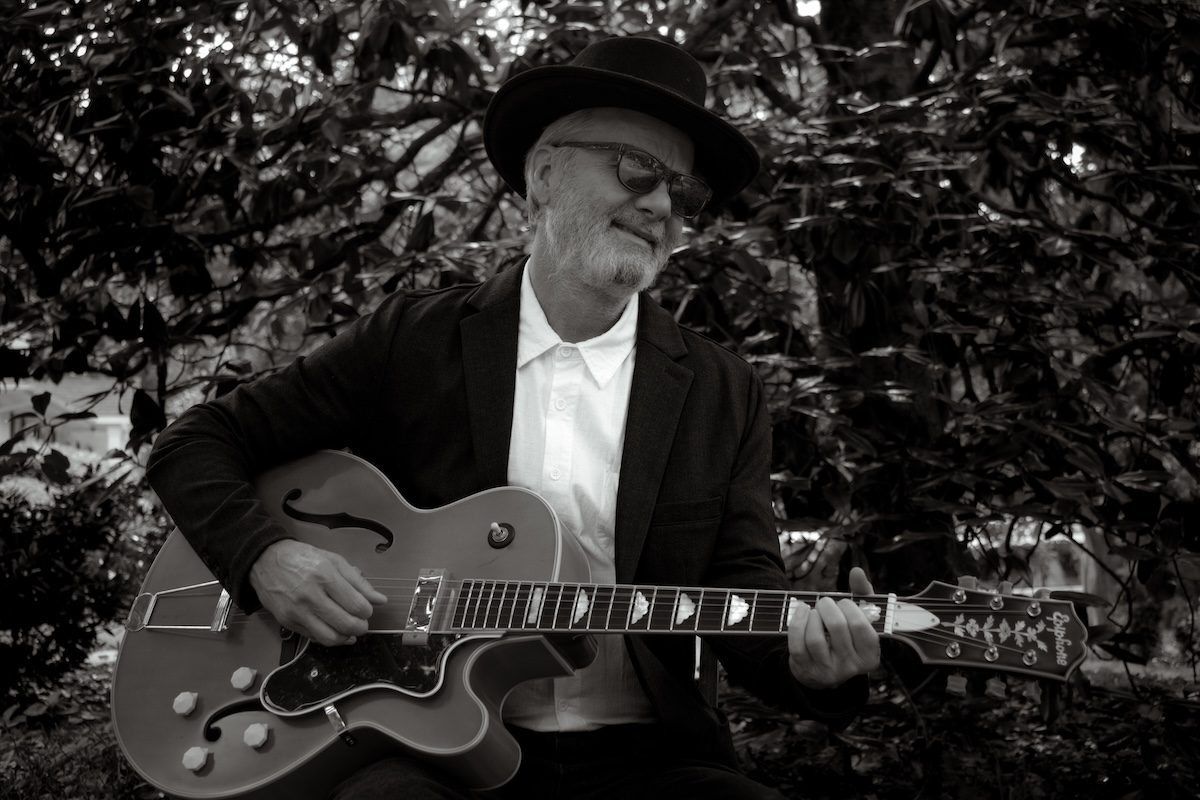 SONG PREMIERE: Love Tractor Co-Founder Mike Richmond Marries Power Pop and Alt-Country on Infectious “How Many More Times” Off Solo Debut ‘Without an Audience’