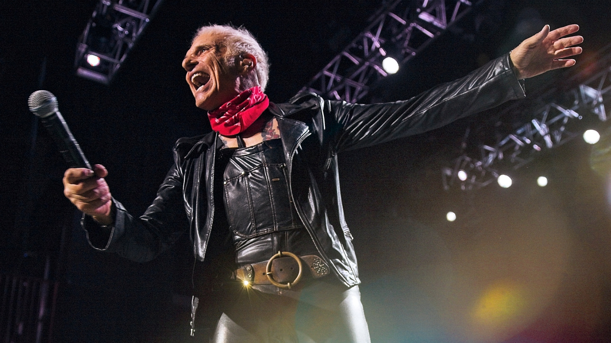 David Lee Roth’s Frontman Charisma Beams At Boston’s Citizens House of Blues (SHOW REVIEW/PHOTOS)