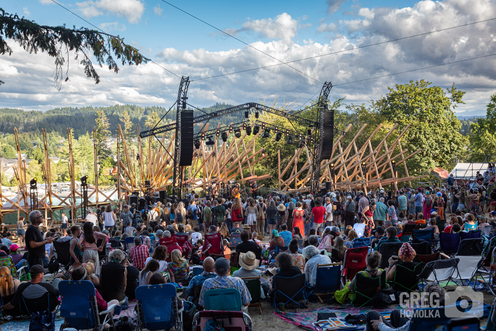 Oregon&rsquo;s Pickathon Succeeds With Genre-Bending, Sensory-Overloading Festival and Standout Sets from Built To Spill, Sgt. Papers, El Khat, and More (FESTIVAL REVIEW/PHOTOS)