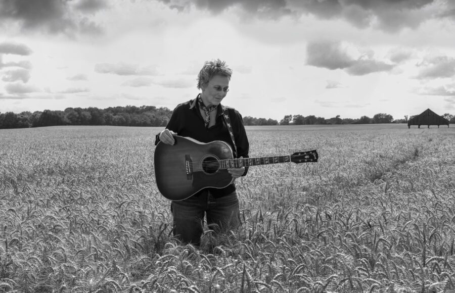 Mary Gauthier’s ‘Reckoning’ Finds Beauty & Faith in Difficult Truths (ALBUM REVIEW)