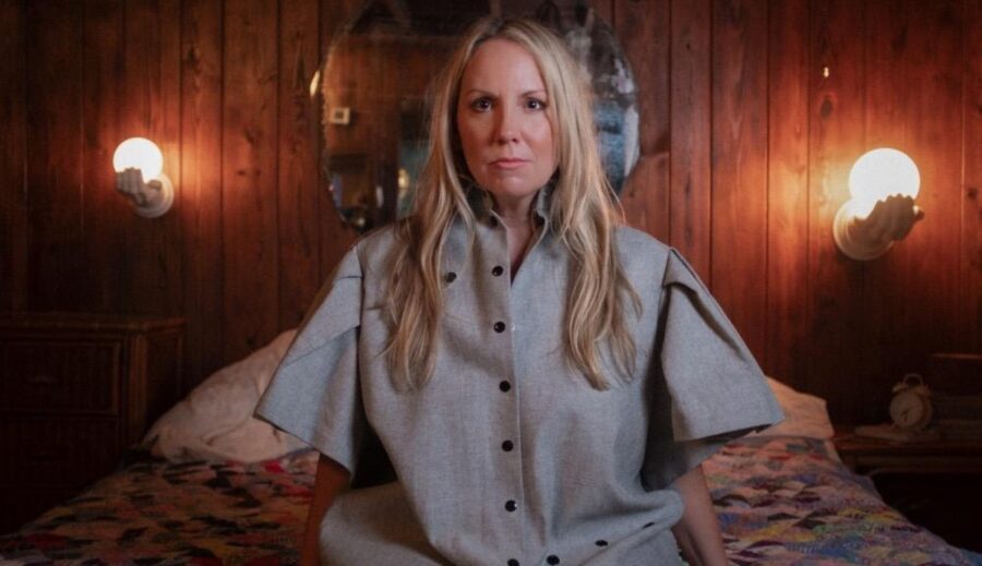 Mary Bragg Makes Confessions Feel Universal on ‘Secrets to Strangers’ (ALBUM REVIEW)