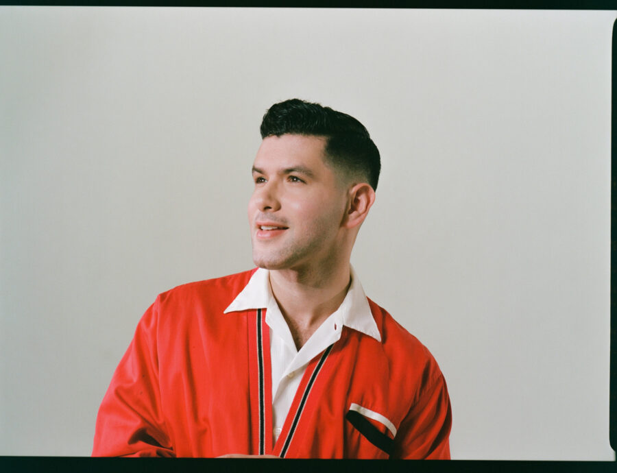 Aaron Frazer Thrives In Simplicity On Moving ‘Corners’ EP (ALBUM REVIEW)